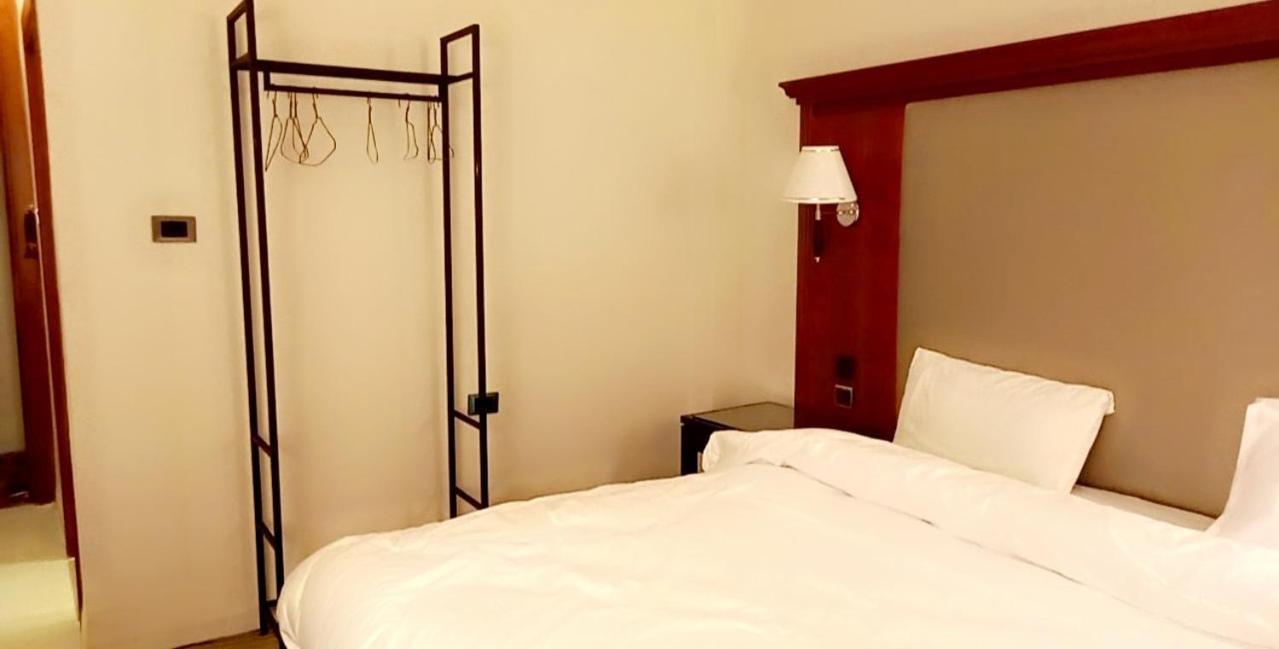 P.A.S.H.A Boutique Hotel Amman Esterno foto